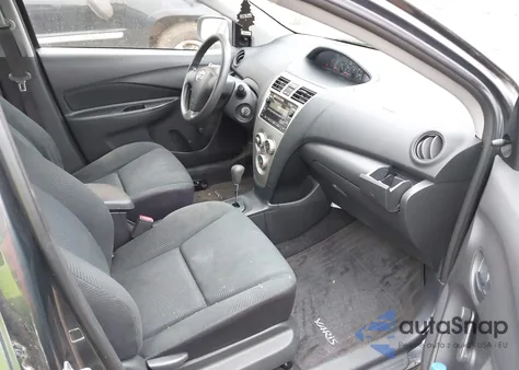 2010 Toyota Yaris z USA, uszkodzony, nr VIN JTDBT4K33A1379134